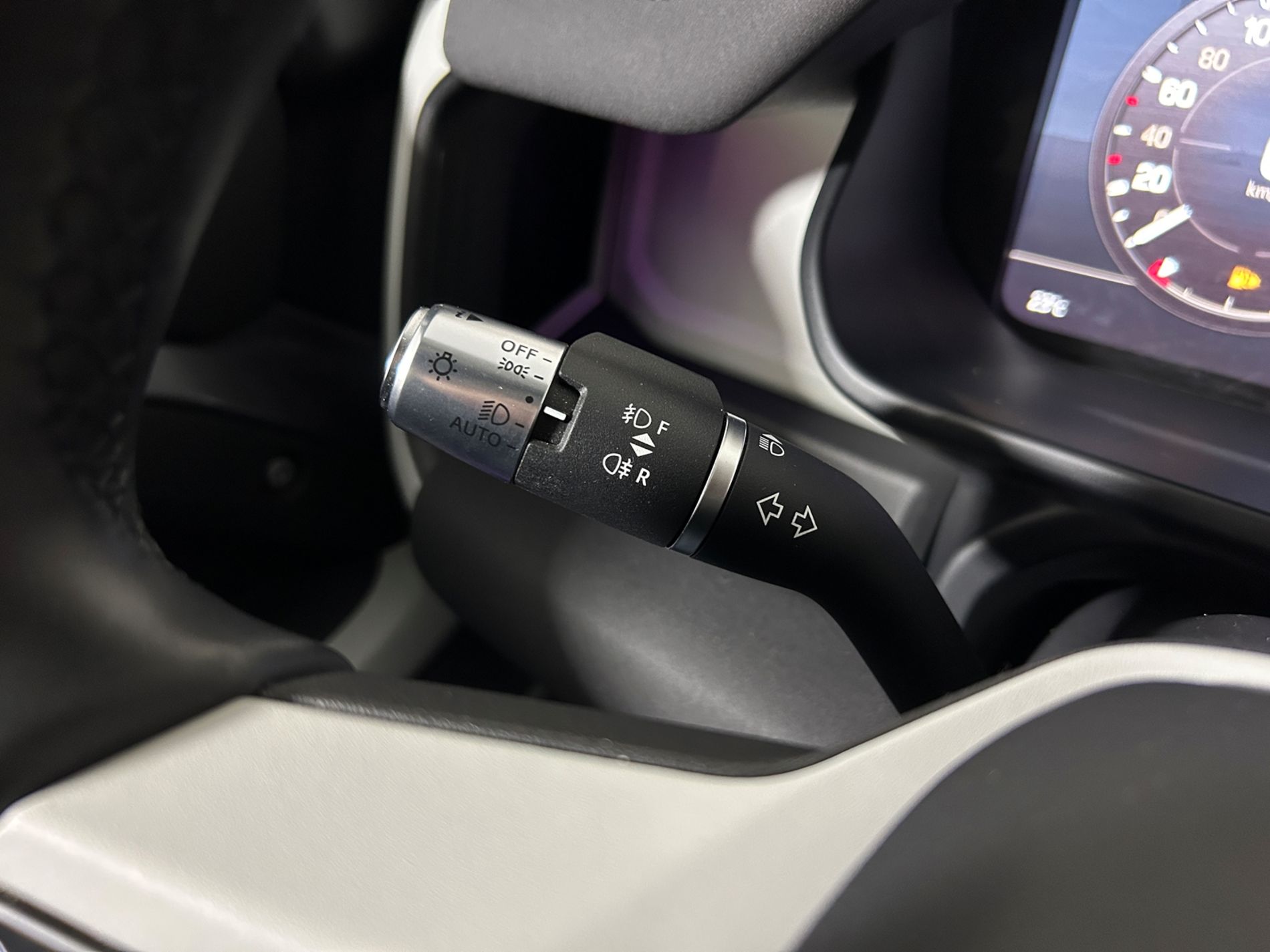 Defender 110 3.0d i6 mhev SE awd 200cv auto - Autoviemme